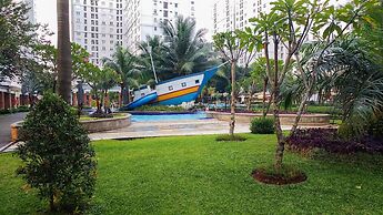 Big and Cozy 3BR Apartment Green Palace Kalibata