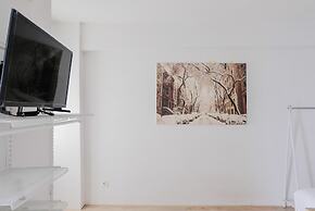 Cozy and Elegant Studio Bintaro Park View Apartment