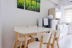 Cozy and Elegant Studio Bintaro Park View Apartment