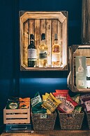 Gaggle Of Geese Pub & Shepherd Huts