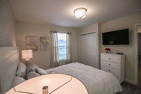 1581 PD - Exquisite 6BR Haven: Private Pool