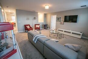 1581 PD - Exquisite 6BR Haven: Private Pool