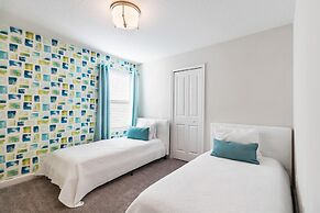 2957 FS - Luxury Oasis: 6BR Villa, Pool, Game