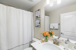 2957 FS - Luxury Oasis: 6BR Villa, Pool, Game