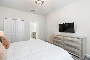 2957 FS - Luxury Oasis: 6BR Villa, Pool, Game