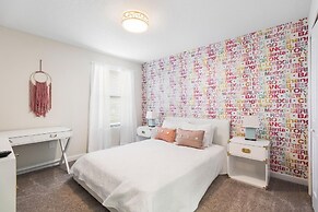 2957 FS - Luxury Oasis: 6BR Villa, Pool, Game