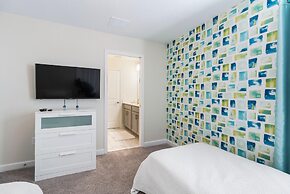 2957 FS - Luxury Oasis: 6BR Villa, Pool, Game