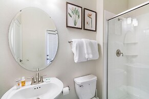 2957 FS - Luxury Oasis: 6BR Villa, Pool, Game