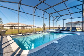 2957 FS - Luxury Oasis: 6BR Villa, Pool, Game