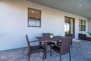 2957 FS - Luxury Oasis: 6BR Villa, Pool, Game