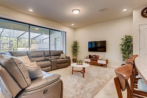 8843 GC Windsor at Westside Luxury 5 BR Townhome