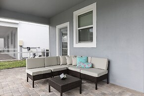 1509 MC - Exquisite 8BR Villa With Pool & Games