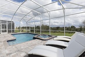 1509 MC - Exquisite 8BR Villa With Pool & Games