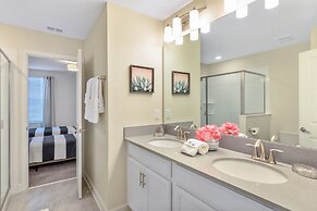 1509 MC - Exquisite 8BR Villa With Pool & Games