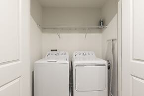 1509 MC - Exquisite 8BR Villa With Pool & Games