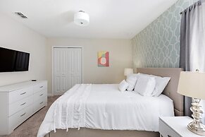 1509 MC - Exquisite 8BR Villa With Pool & Games