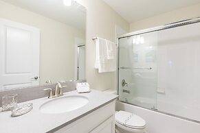 1509 MC - Exquisite 8BR Villa With Pool & Games