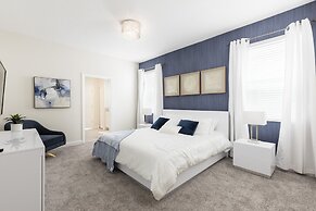 1509 MC - Exquisite 8BR Villa With Pool & Games