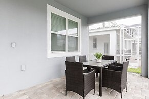 1509 MC - Exquisite 8BR Villa With Pool & Games