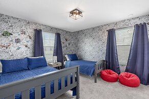 1509 MC - Exquisite 8BR Villa With Pool & Games