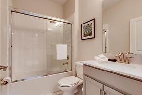 8992 CC - Exquisite 5 Bed Single Family