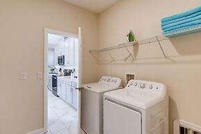 8992 CC - Exquisite 5 Bed Single Family