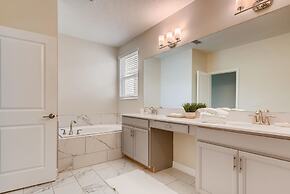 8992 CC - Exquisite 5 Bed Single Family