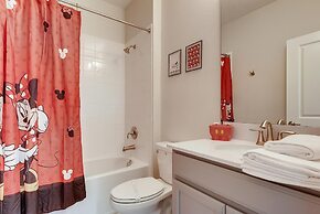 8992 CC - Exquisite 5 Bed Single Family