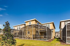 8992 CC - Exquisite 5 Bed Single Family