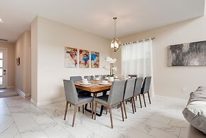 8992 CC - Exquisite 5 Bed Single Family