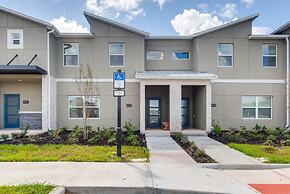 408 OC - Luxe 4BR Townhome, Private Pool, 11 Guests
