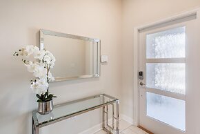 408 OC - Luxe 4BR Townhome Private Pool 11 Guests