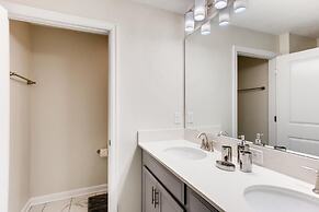 4837 ML - Stunning 4BR Townhome