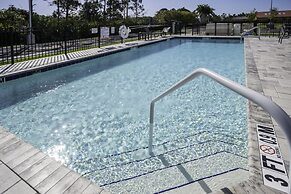 Holiday Inn Express & Suites Fort Myers Airport by IHG