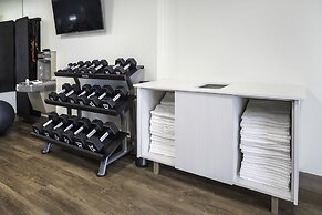 Holiday Inn Express & Suites Fort Myers Airport by IHG