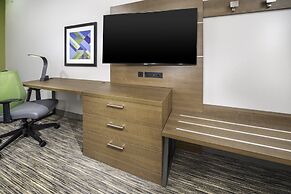 Holiday Inn Express & Suites Fort Myers Airport by IHG