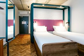 YOTEL Manchester Deansgate