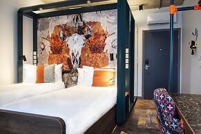 YOTEL Manchester Deansgate