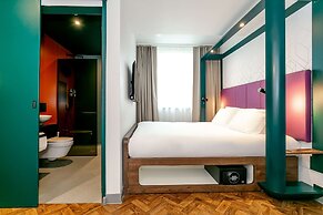 YOTEL Manchester Deansgate