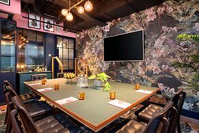 YOTEL Manchester Deansgate