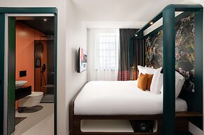 YOTEL Manchester Deansgate