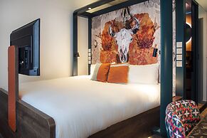 YOTEL Manchester Deansgate