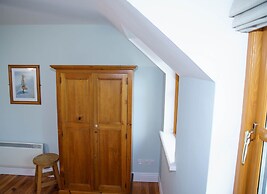 Dingle Courtyard Cottages