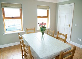 Dingle Courtyard Cottages