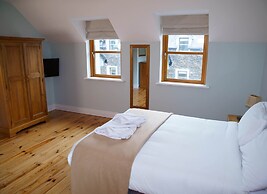 Dingle Courtyard Cottages