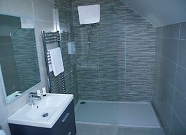 Dingle Courtyard Cottages