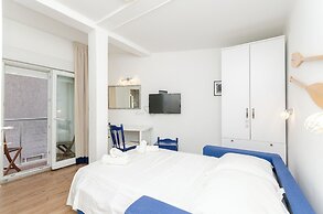 Apartments Beach House Paradiso
