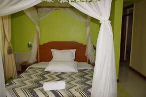 Yaris Guest House