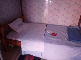 1000 Thousand Psalms Hotel