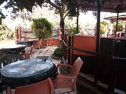 1000 Thousand Psalms Hotel